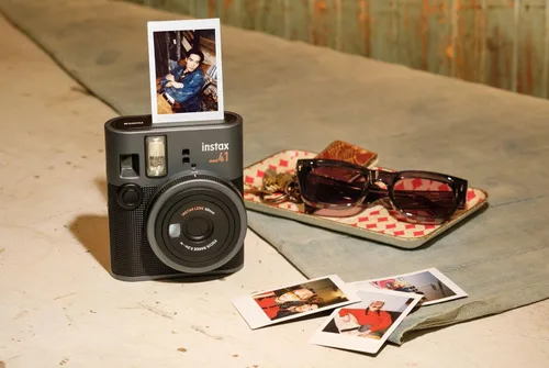 Miniatura 7 de INSTAX Mini cámara instantánea 41, operación simple con exposición automática, flash integrado, lente selfie y modo de cerca, una cámara de diseño