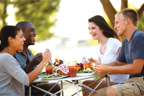 Miniatura 5 de Mesa plegable al aire libre Coleman, mesa de camping de aluminio resistente con diseño de unión por presión, con capacidad para 4 personas y bolsa