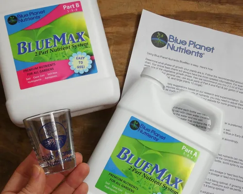 Miniatura 3 de BlueMax - Juego de fertilizantes (botellas de 128 onzas líquidas) galón Alimento concentrado para plantas y jardines Hace hasta 1,890 galones