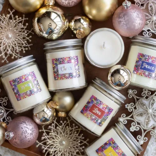 Miniatura 6 de ECO CANDLE CO. Frosted Jar Holiday Candle Sparkle Joy, 8 onzas, aromas de pino, cedro, cítricos y sándalo, pino, cedro, cítricos y sándalo - 100%