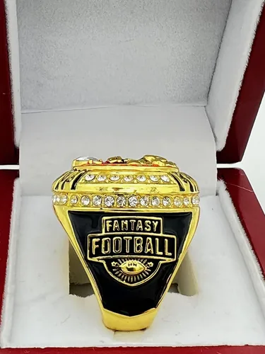 Miniatura 4 de Anillos deportivos con descuento, ANILLO DE CAMPEÓN DE FÚTBOL DE FANTASÍA — CUERPO DORADO, PIEDRAS ROJAS, Premios al jugador 9-20