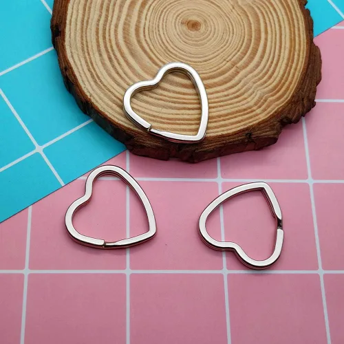 Miniatura 7 de Oubaka 30 llaveros divididos en forma de corazón, llaveros de metal para manualidades para la organización del hogar, oficina, proyectos de artes