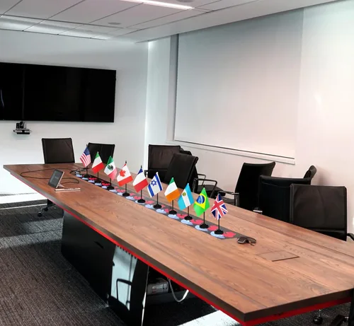Miniatura 6 de Juego de banderas de escritorio de México, paquete de 2 banderas de mesa mexicanas, mini bandera de escritorio pequeña con poste negro sólido de 12