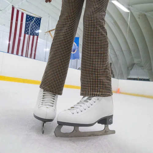 Miniatura 8 de Riedell Sparkle Ice Skates - Cómodos y hermosos patines de hielo recreativos para mujeres y hombres con parte superior de apoyo y cuchillas suaves