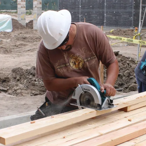 Miniatura 8 de Makita 5007FA 7-1/4" Sierra Circular con Freno Eléctrico