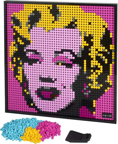 Miniatura 2 de LEGO Art Andy Warhol's Marilyn Monroe 31197 Kit de construcción coleccionable para adultos; un excelente regalo para adultos para hacer