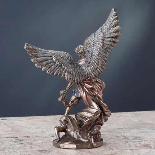 Miniatura 5 de Unicorn Studios San Miguel de pie sobre el demonio con espada escultura religiosa 7 7/8 pulgadas de alto