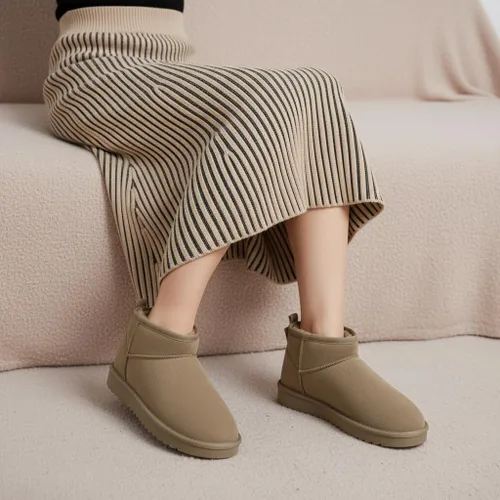 Miniatura 15 de CUSHIONAIRE, Hip 2 - Botas de nieve de gamuza auténtica para mujer, sin cordones, con cómodo forro de piel de oveja sintética + espuma viscoelástica