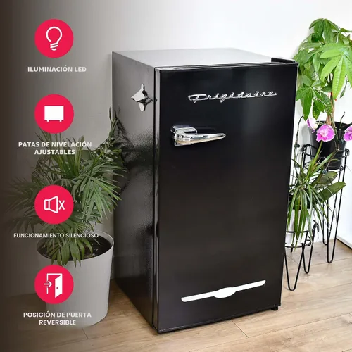 Miniatura 3 de FRIGIDAIRE EFR376-BLACK - Refrigerador de bar retro negro de 3.1 pies cúbicos con abrebotellas lateral