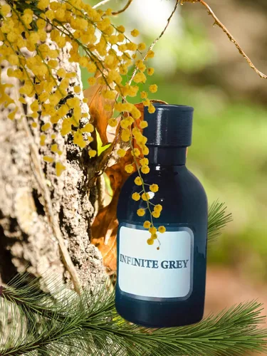 Miniatura 2 de INFINITY GREY EAU DE PARFUM POUR HOMME Ambar Fragancia Woody para hombre.