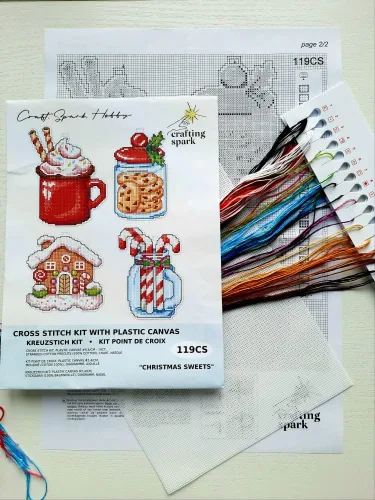 Miniatura 3 de Kit de punto de cruz de conteo sobre lienzo de plástico con dulces de Navidad. 4 adornos de invierno de diferentes dimensiones. 14 hojas de lona
