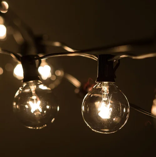 Miniatura 3 de Tira de luces para terrazas, 100 pies, con 100 focos transparentes G50, 130.00 volts Bombillas transparentes G50 de 100 pies - Cable negro