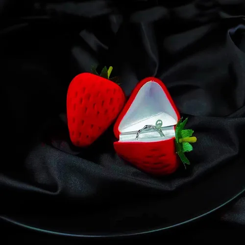 Wowagoga Caja de anillo de fresa en forma de fresa anillo de terciopelo caja de almacenamiento de joyería caja de regalo, anillo pendientes joyería