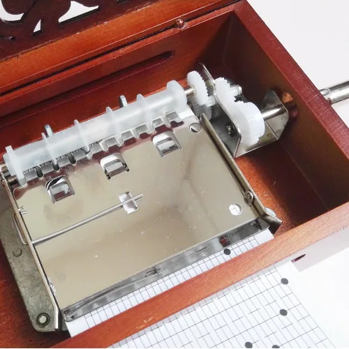 Miniatura 7 de FnLy Caja musical de madera tallada vintage de 30 notas, caja de regalo de música con manivela de mano, crea tu propia melodía musical Nota Sy-30