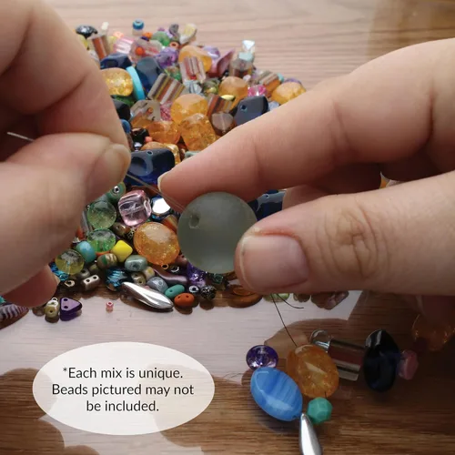 Miniatura 5 de The Beadsmith Caja de cuentas – Surtido de cuentas de vidrio en diferentes formas, colores y tamaños, 2 libras