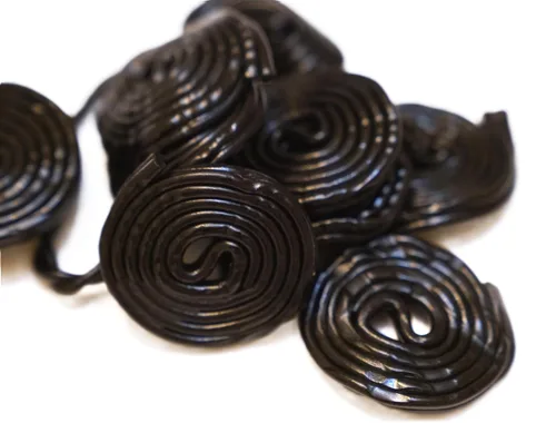 Miniatura 6 de Black Regaliz Wheels Candy Bolsa de 2 lb – Soft Chewy Classic Twists Bulk Retro Snack Treats. Aproximadamente 80 ruedas por bolsa