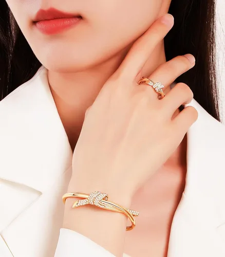 Miniatura 6 de RIMAYZI Pulsera chapada en oro de 14 quilates para mujer, pulsera de 2 pulgadas, apertura de nudo, anillo de oro ajustable, 2