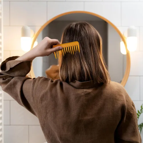 Miniatura 7 de Mini peine de dientes anchos, pequeño peine desenredante de viaje, peine de pelo rizado, peine portátil para ducha, peine húmedo para mujeres, peine
