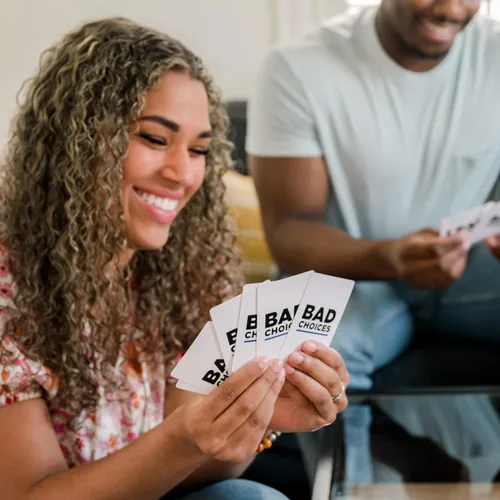 Miniatura 8 de BAD CHOICES Juego de fiesta + set de After Dark – Divertido juego de cartas para adultos para amigos y noche de juegos Divertido juego de mesa