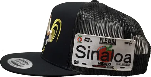 Miniatura 2 de Dos gallos con la placa de Sinaloa al lado sombrero Malla negra