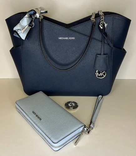 Miniatura 3 de Michael Kors Jet Set Travel Large Chain Shoulder Tote bundled with Large Continental Wallet and Purse Hook