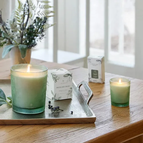 Miniatura 6 de Velas perfumadas Thymes para decoración del hogar - Regalos de fragancia de lujo para mujeres y hombres - Velas de invierno con notas frescas