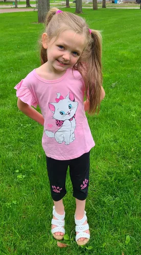 Miniatura 2 de Popshion Conjuntos de verano de 2 piezas para niñas pequeñas, camiseta de manga con vuelo y leggings capri recortados, ropa para niños, conjuntos