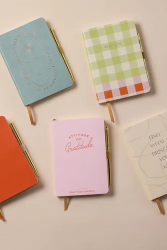 Miniatura 2 de DesignWorks Ink Daily Gratitude Journal – 4.5" x 6.5" Aesthetic Mindfulness Journal with Pen - Guided Prompts for Wellness & Self Care – Soft Cover