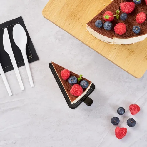 Miniatura 12 de Restaurantware Tablas para pasteles de 4.5 x 3 pulgadas, 100 bandejas triangulares de postre, ligeras con asa, tableros de repostería de plástico