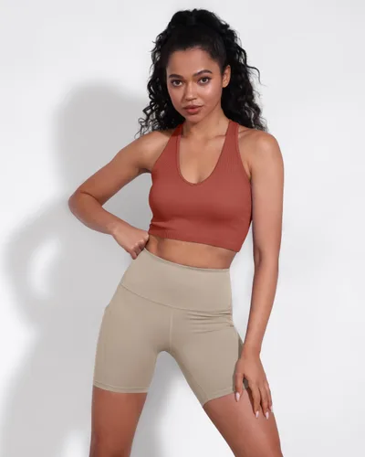 Miniatura 2 de ODODOS Paquete de 3 camisetas cortas sin costuras con espalda cruzada para mujer, de punto acanalado, suave, ombligueras cortas