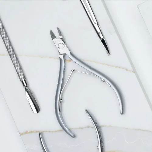 Miniatura 5 de NGHIA Alicate de cutículas D-07 JAW 12 Acero inoxidable Duradero y afilado Diseño ergonómico Chapado en gris Ideal para salones y uso