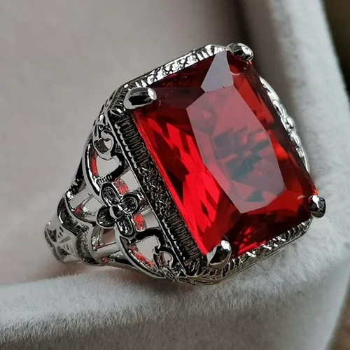 Miniatura 4 de Anillo de compromiso de rubí vintage de simulación rojo de plata tailandesa de gran quilate con patrón de flor simple cuadrado anillo de compromiso