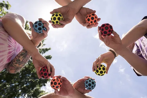 Miniatura 4 de Waboba Moon Ball - Rebota fuera de este mundo - Diseño original patentado - Cráteres hacen sonidos pop - Fácil de agarrar - Color rosa
