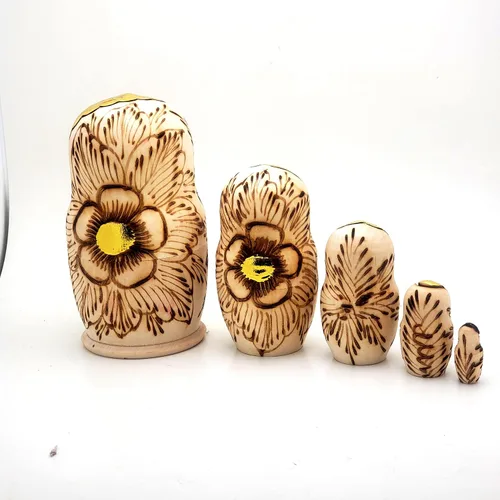 Miniatura 4 de Juego de muñecas rusas de anidación de 5 piezas de madera quemadas de 4 pulgadas de alto