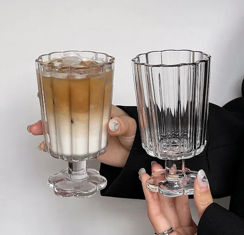 Miniatura 6 de Juego de 2 vasos de helado con pies (transparente), copa de vidrio estilo pétalo de flor, adecuado para jugo, helado, cócteles, postres y más.