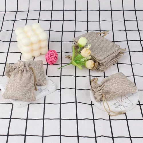 Miniatura 6 de Lote de 30 bolsas de arpillera con cordón de regalo, bolsas de joyería para bodas y manualidades, 5 x 7 pulgadas