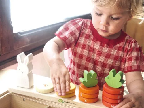Miniatura 4 de Tender Leaf Toys - Contando zanahorias - Apilador de anillos de madera - Juguete educativo para aprendizaje temprano, conteo, clasificación