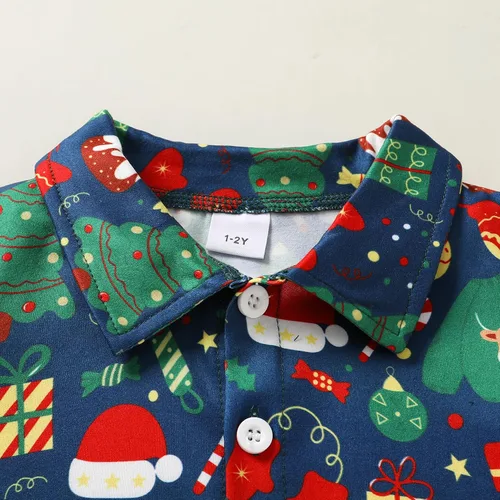 Miniatura 4 de JEELLIGULAR Conjunto de pantalones cortos y camisa con botones y estampado de Papá Noel para niños pequeños