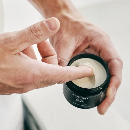 Miniatura 6 de Brickell Men's Products Pomada de arcilla para peinar el cabello para hombres, fijación fuerte y acabado mate, producto para peinados modernos