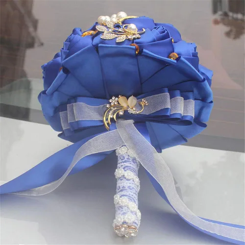 Miniatura 2 de Ramo de novia de 8 pulgadas con rosas de satén de 8 pulgadas con broches de cristal dorado hecho a medida, arreglo de centro de mesa, ramo azul real