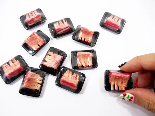 Casa de muñecas Alimentos en miniatura Costillas crudas Cerdo Carne Supermercado Alimentos Pack Bandeja 16721