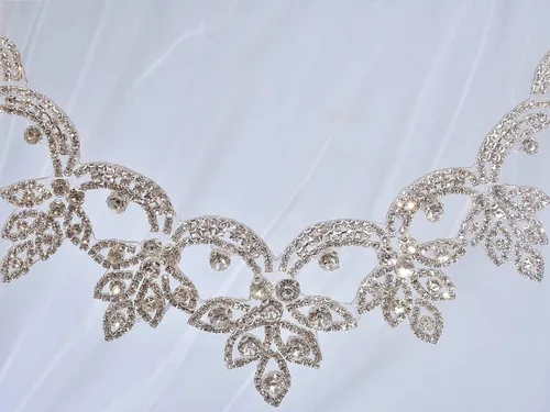 Miniatura 2 de Escote en V, apliques de cristal, apliques de hierro en diamantes, adornos brillantes para vestidos de novia, diadema de novia