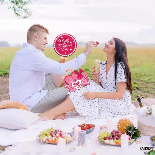 Miniatura 9 de KatchOn, Accesorios de fotos rosas para el día de San Valentín, enormes, paquete de 35 Accesorios de cabina de fotos de San Valentín