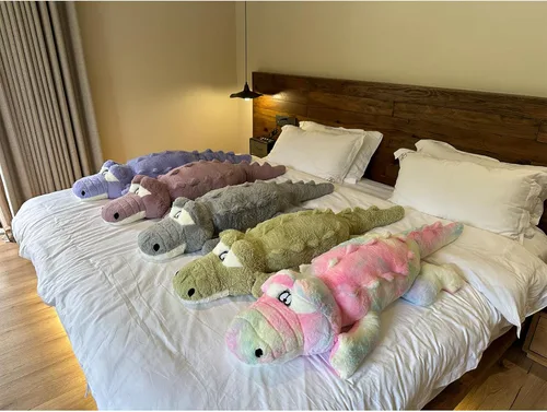 Miniatura 4 de Almohada de felpa de cocodrilo, animal de peluche de cocodrilo de 38 pulgadas, decoración del hogar, regalo de Navidad, San Valentín, cumpleaños