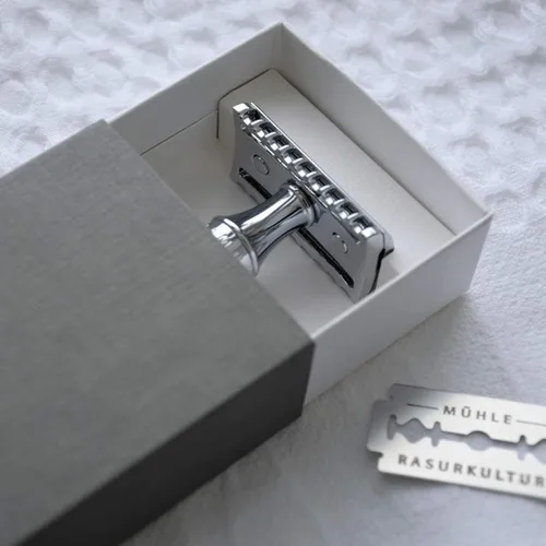 Miniatura 4 de MÜHLE Maquinilla de afeitar de seguridad tradicional R89 de doble filo (peine cerrado) Perfecta para uso diario Afeitado cerrado y suave