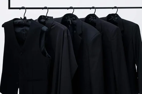 Miniatura 6 de Paquete de 5 perchas acolchadas de satén negro para suéter, colgador de blusa con espuma gruesa y suave para lencería de vestido de novia, colgador