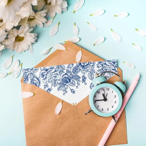 Miniatura 4 de AnyDesign Paquete de 36 tarjetas de agradecimiento florales azules y blancas con sobres de papel de estraza con calcomanías elegantes