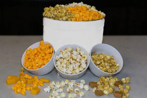 Miniatura 2 de The Classics - Lata de palomitas de maíz gourmet de 2 galones: disfruta de queso, caramelo y Kettle Korn Hecho a mano por encargo Perfecto