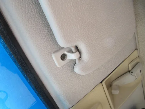 Miniatura 3 de Volvo 1360896, clip para visera solar (240 sedán)
