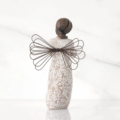 Miniatura 3 de Willow Tree Remembrance (Piel más oscura) Ángel, Recuerdos, Mantenga cada uno con seguridad en su corazón, Tallado con símbolos para recordarnos a